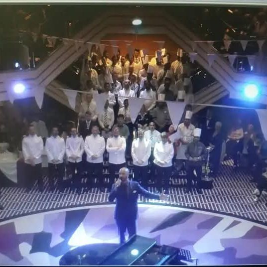 David introducing the full crew on stage